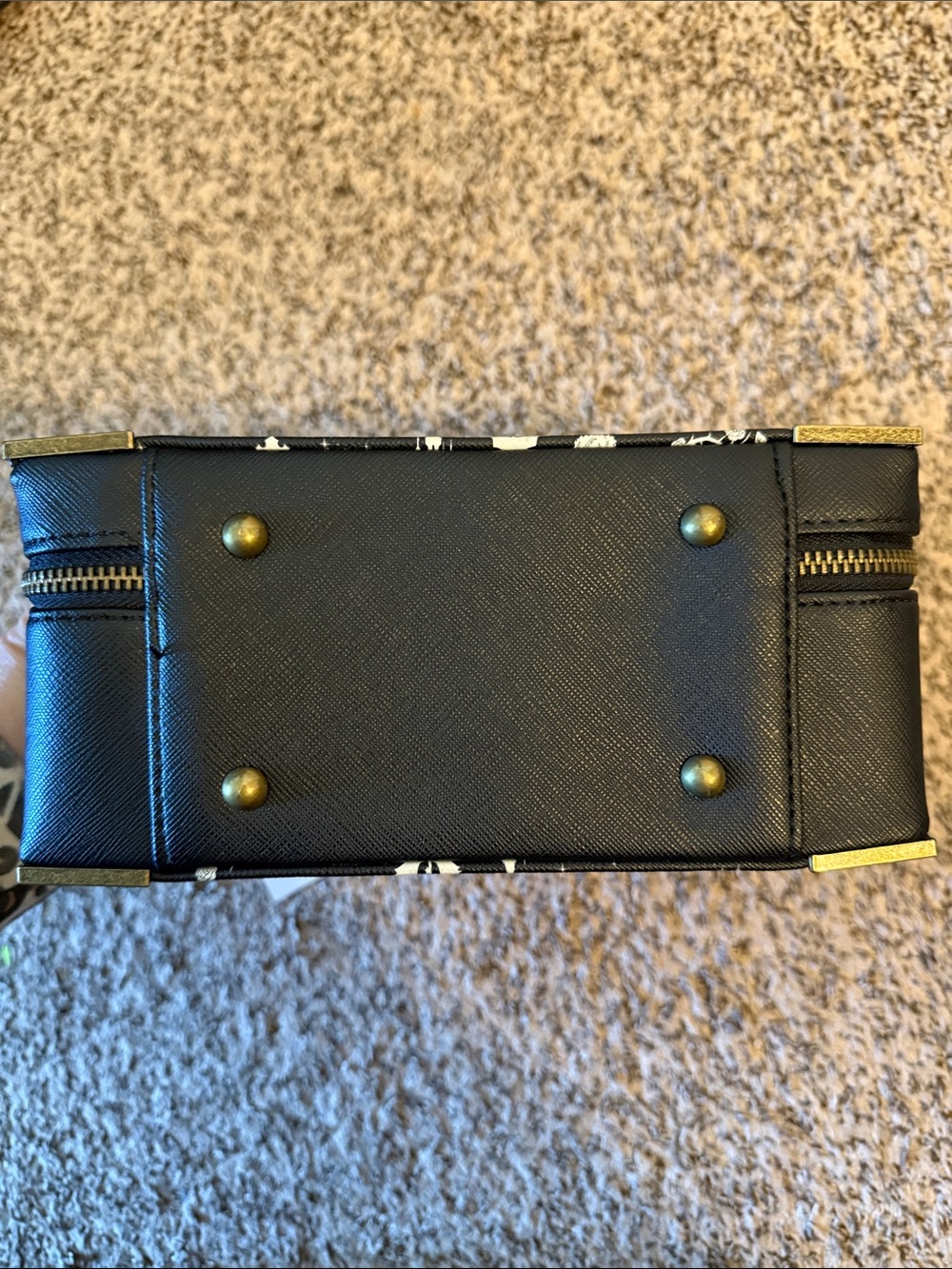 Loungefly Black & White princess Mini Trunk Bag - Picture 5 of 5